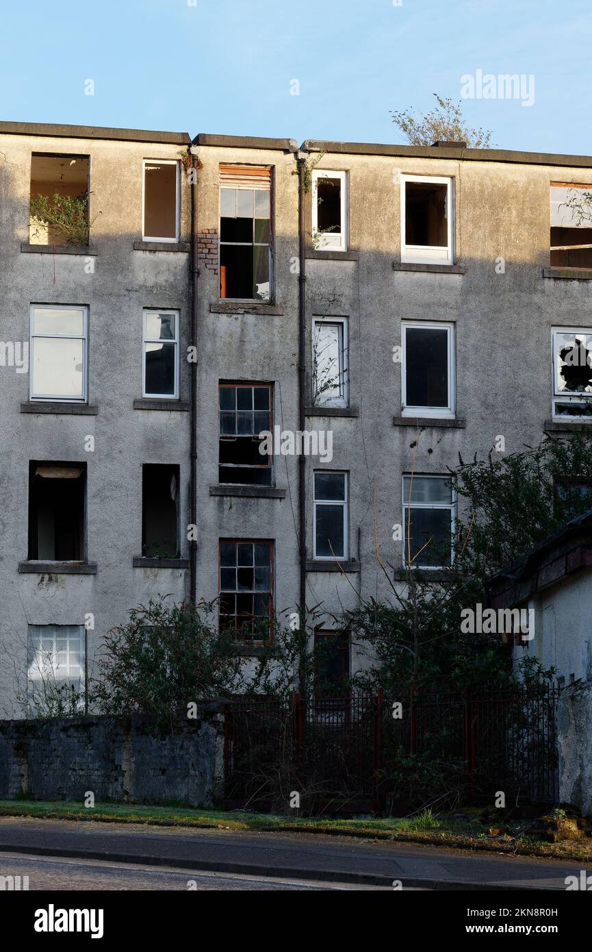 Les appartements du conseil dans les logements pauvres avec de nombreuses questions de protection sociale à Linwood Banque D'Images