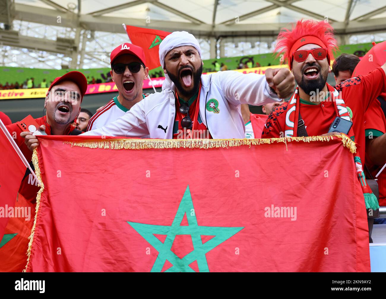 Doha, Qatar, 27th novembre 2022. Les fans marocains avant le match de la coupe du monde de la FIFA 2022 au stade Al Thumama à Doha. Le crédit photo devrait se lire: David Klein / Sportimage Banque D'Images