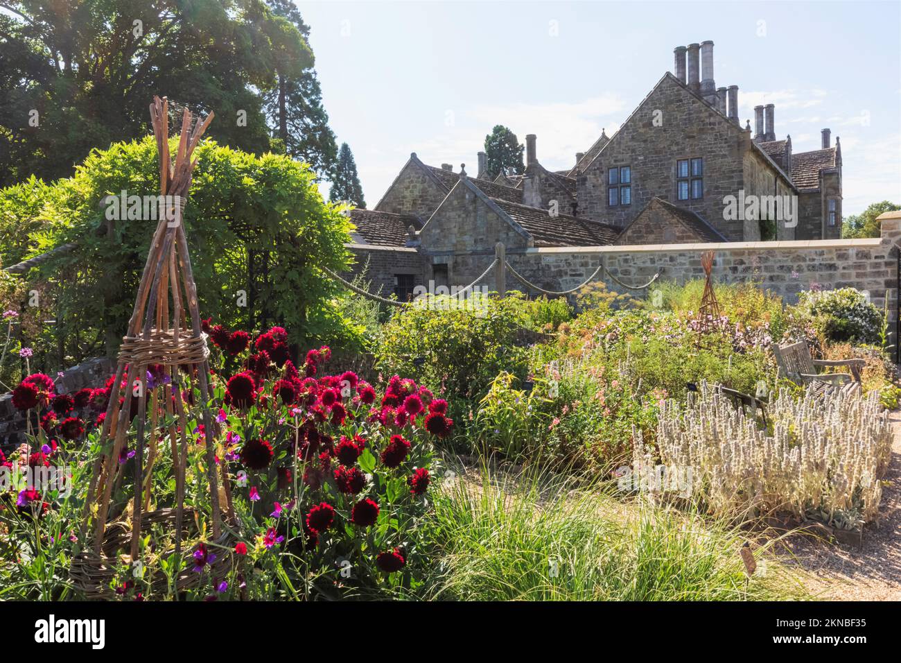 Angleterre, West Sussex, Wakehurst, Wakehurst place House and Gardens Banque D'Images