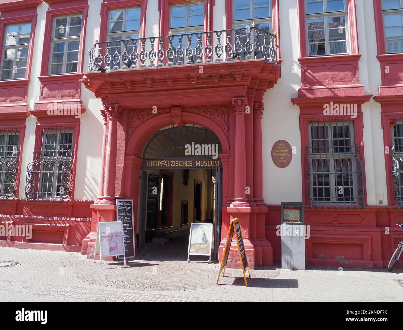 entrée au Musée du Palatinat Kurpfälzisches, Palais Morass, Heidelberg, Bavière, Allemagne, Europe Banque D'Images