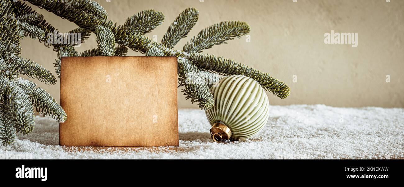 Papier kraft vieilli texture espace copie arrière-plan avec Noël. Décoration chaleureuse Banque D'Images