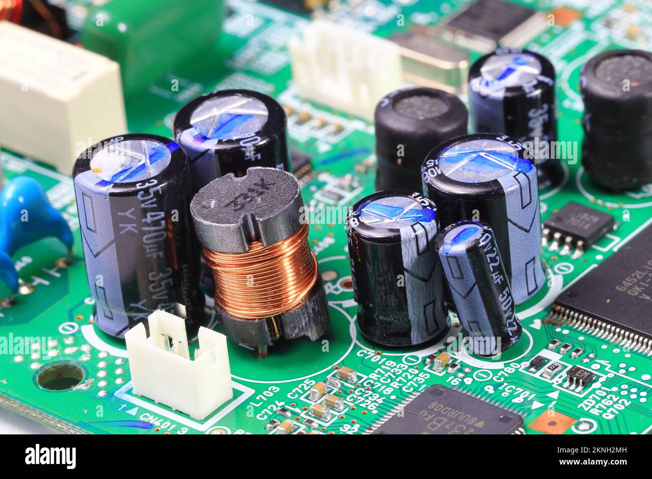 Carte de circuit imprimé de l'ordinateur avec composants électroniques. Carte électronique. Technologie de matériel informatique électronique. Formation en sciences techniques. Banque D'Images
