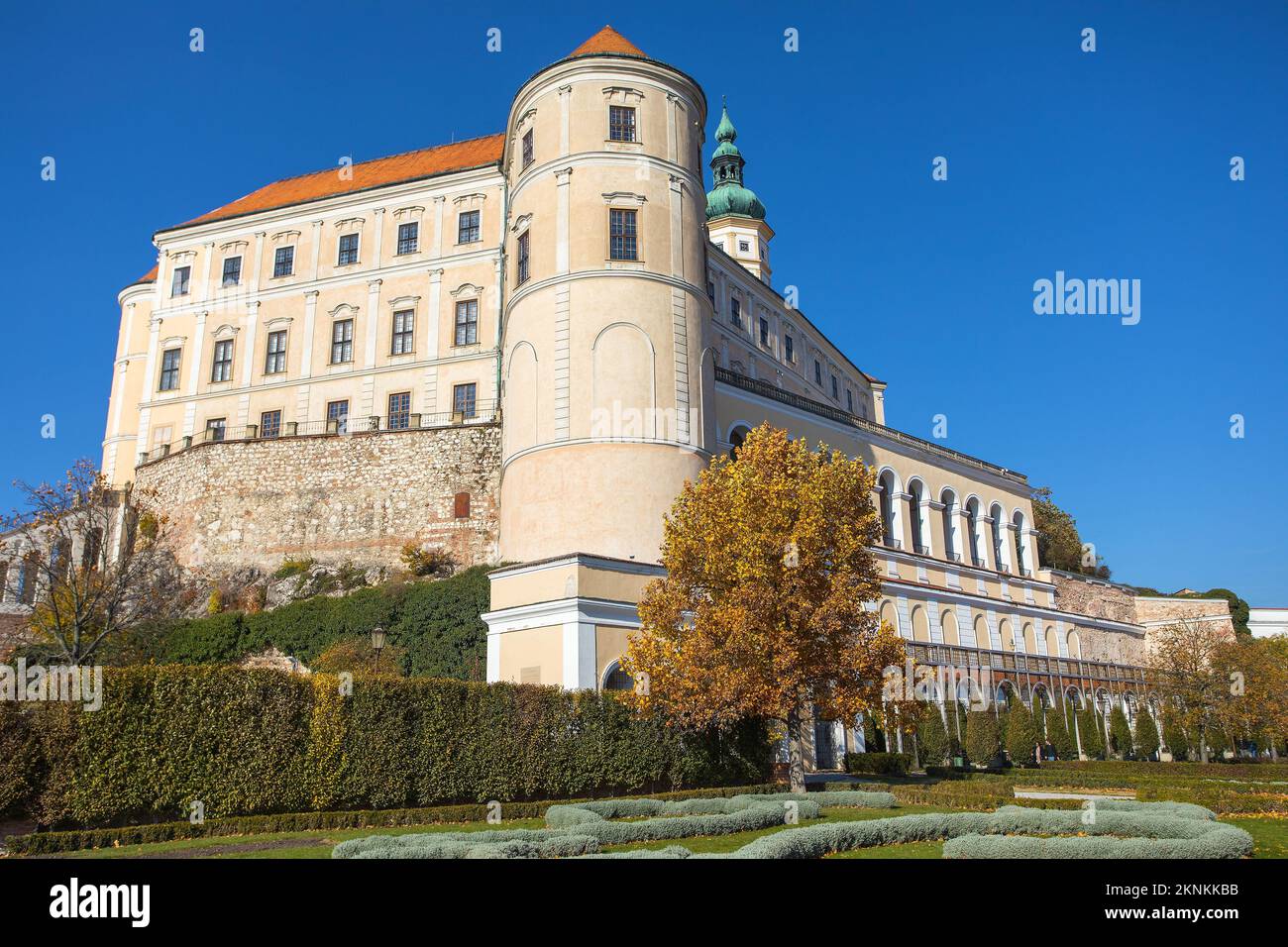 Château de Mikulov, l'un des plus importants châteaux de la Moravie du Sud, vue de la ville de Mikulov, République tchèque Banque D'Images