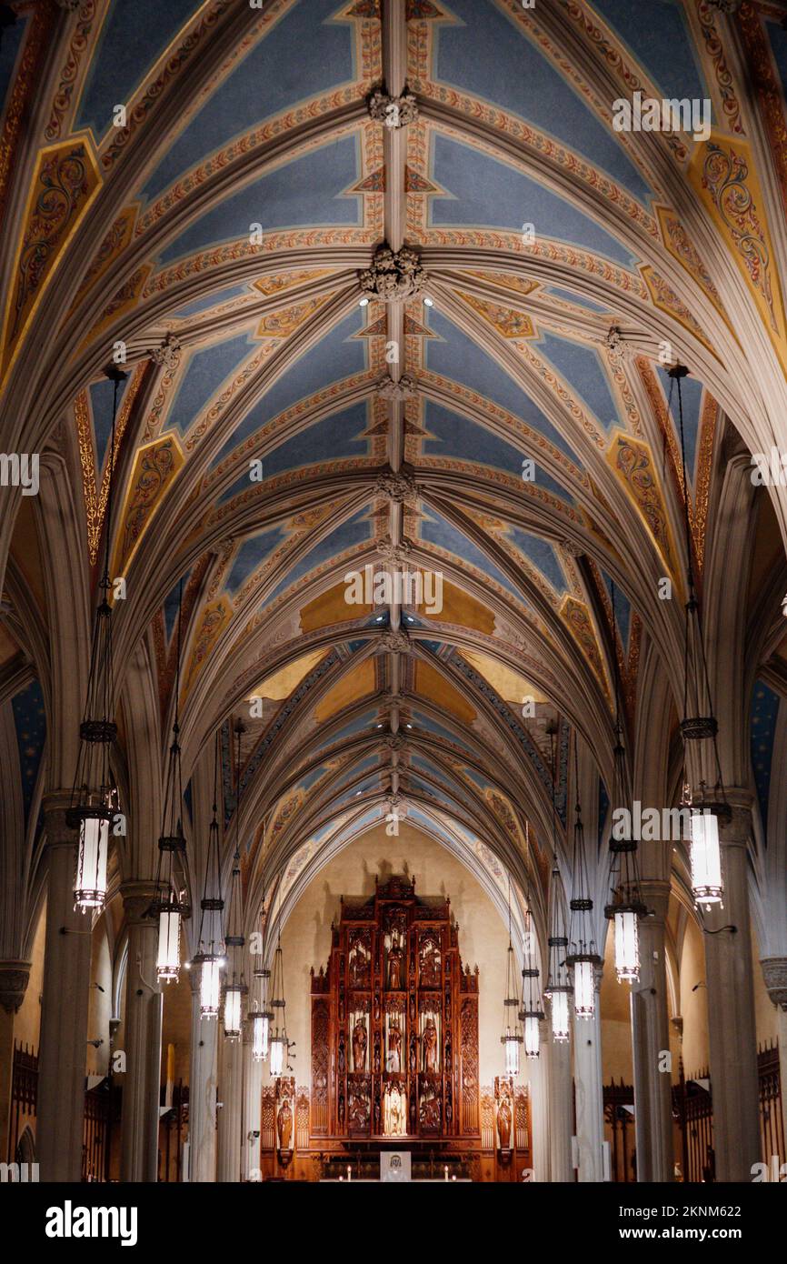 Église baptiste, protestante, catholique à l'intérieur. Bel intérieur de la maison de Dieu. Louange, prière et culte prennent place à cet endroit. Banque D'Images