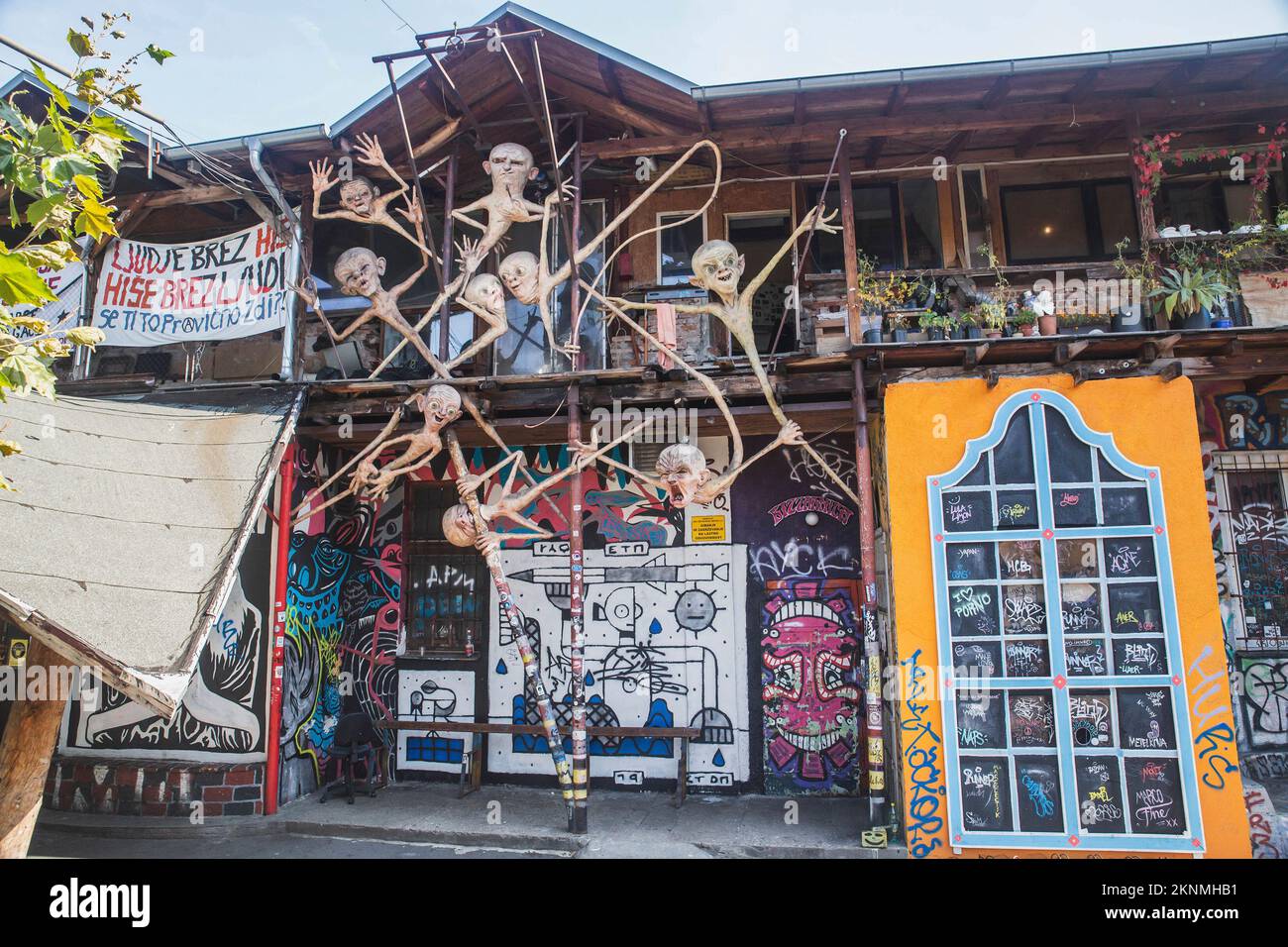 Monstres au centre d'art Metelkova Slovénie Banque D'Images