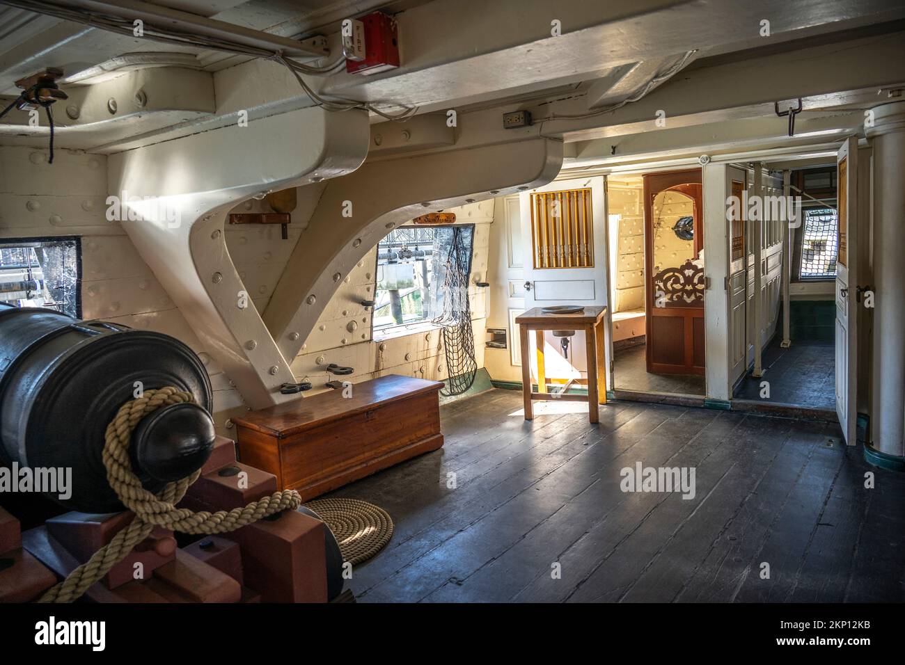 Côté tribord de la cabine du capitaine sur l'USS Constitution Banque D'Images