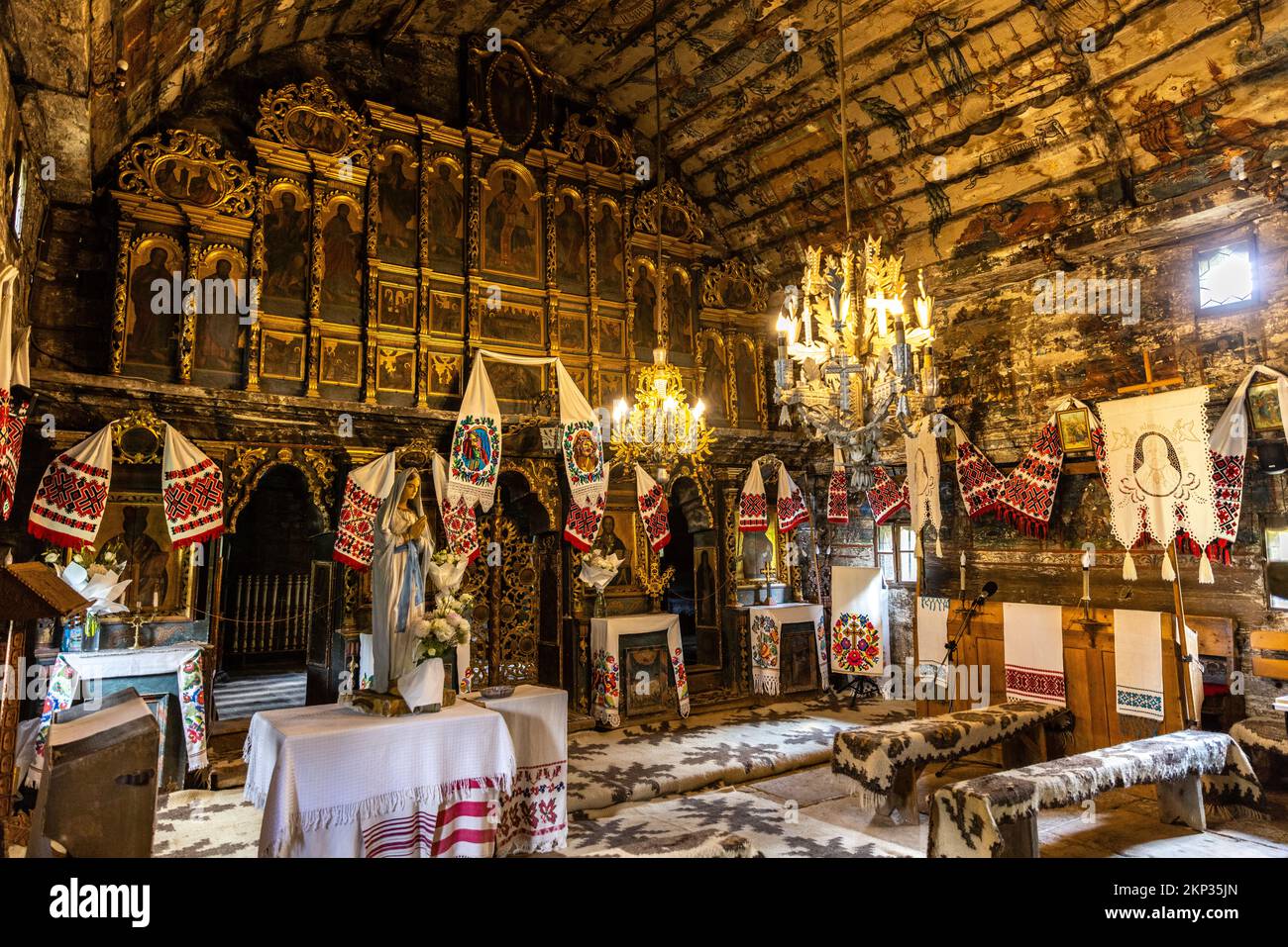 Eglise des Archanges Eglise orthodoxe roumaine Michel et Gabriel dans le village de Plopiș, Surdesti, Roumanie Banque D'Images