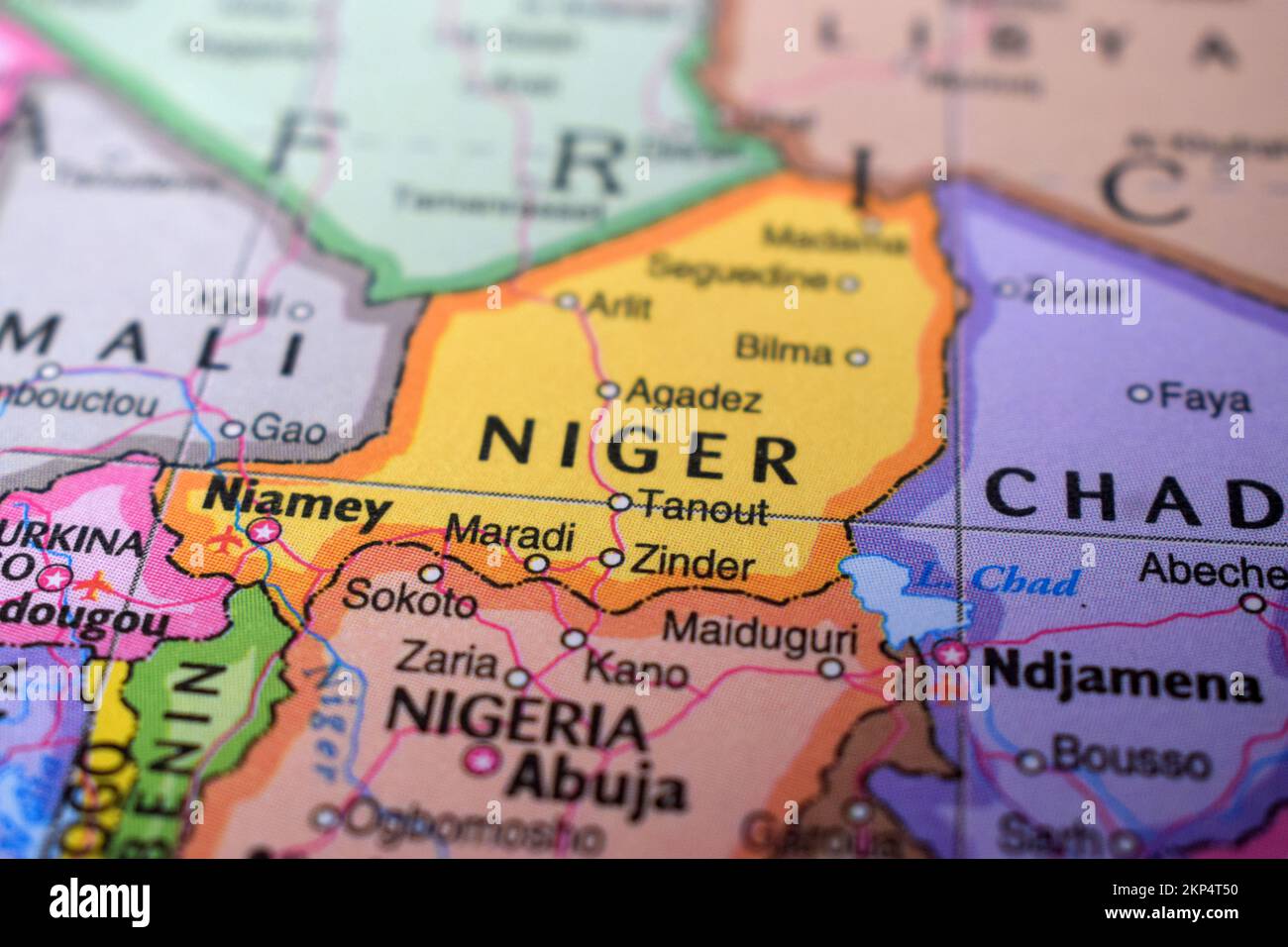 Niger concept de voyage Nom du pays sur la carte politique du monde très Macro vue rapprochée Banque D'Images Niger concept de voyage Nom du pays sur la carte politique du monde très Macro vue rapprochée Banque D'Images