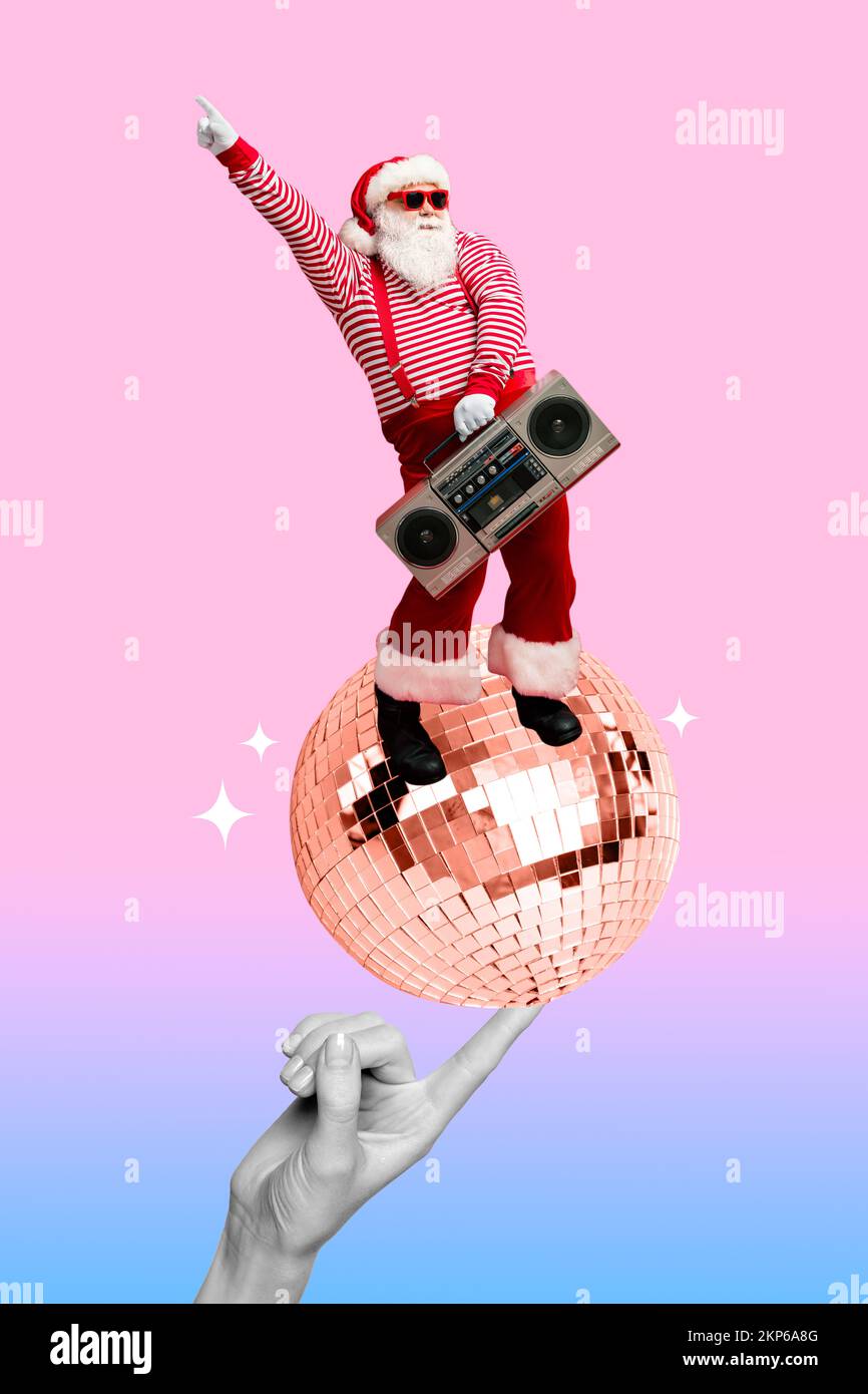 Collage 3D image de pinup pop rétro croquis de snata claus à l'écoute de Noël chants de Noël dansant arrière-plan de peinture isolé Banque D'Images