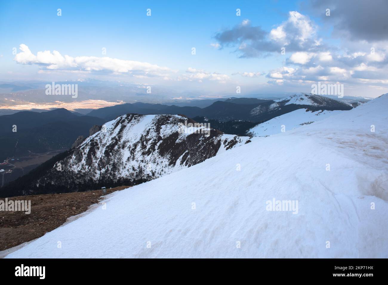 Voyage en Chine, belle vue sur le paysage de la vallée de la Lune Bleue Shika Snow Mountain à Shangri-la, Lijiang, Chine. Banque D'Images