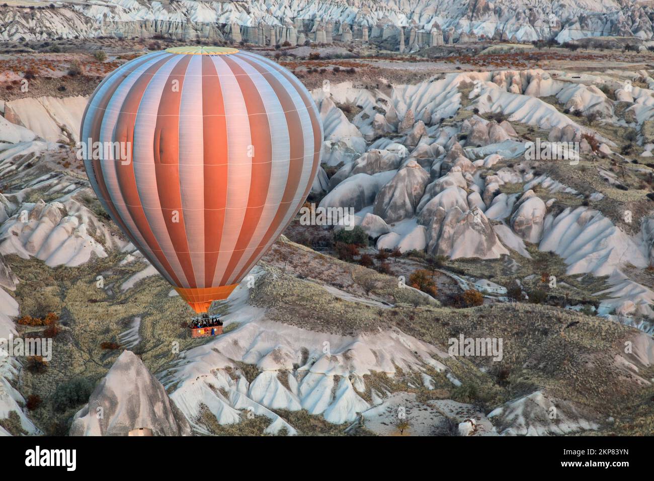 Ballon d'air chaud, formations de tufs, parc national de Göreme — free download