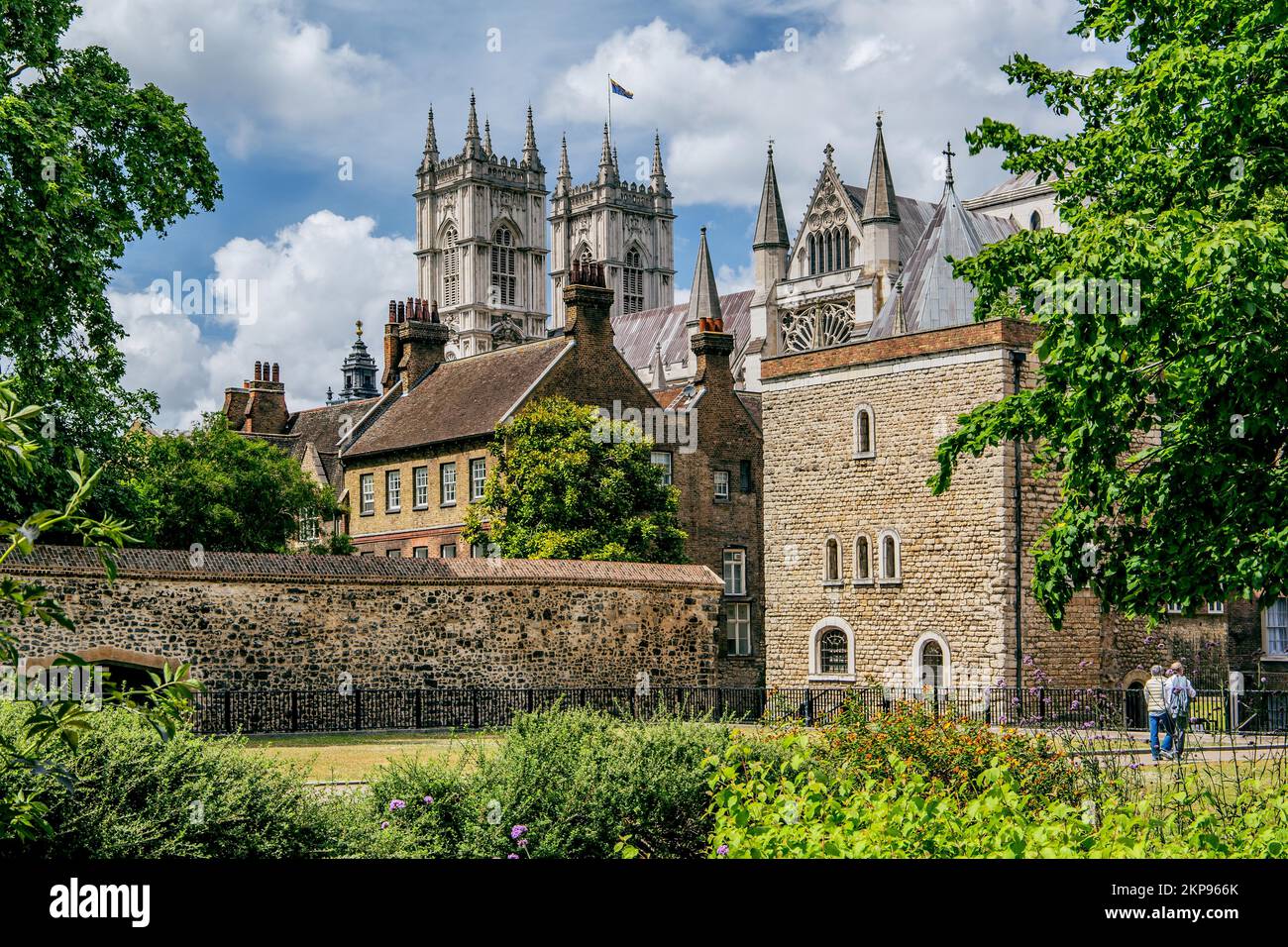 Maisons de la vieille ville et tours de la cathédrale de Westminster, Londres, ville de Londres, Angleterre, Royaume-Uni, Grande-Bretagne, Europe Banque D'Images