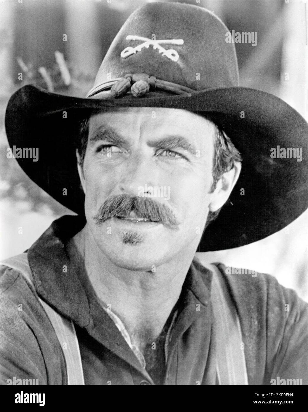 TOM SELLECK dans LES CAVALIERS DE L'OMBRE (1982), réalisé par ANDREW V. MCLAGLEN. Crédit : production / Album de DIVERTISSEMENT CBS Banque D'Images