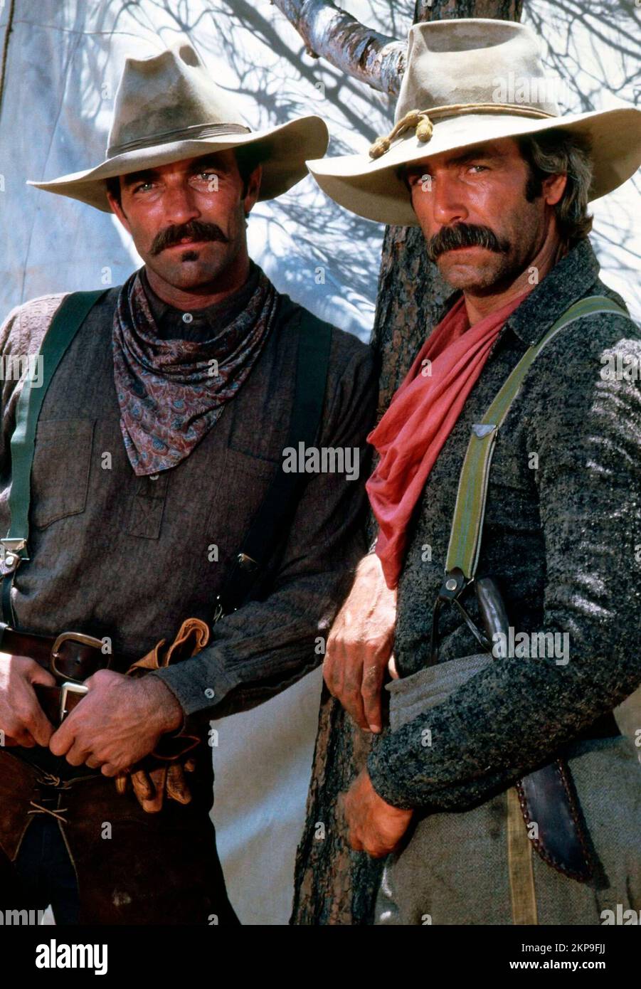 TOM SELLECK et SAM ELLIOTT dans THE SHADOW RIDERS (1982), réalisé par ANDREW V. MCLAGLEN. Crédit : production / Album de DIVERTISSEMENT CBS Banque D'Images