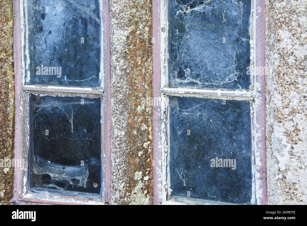 Gros plan d'une vieille fenêtre à plusieurs millions - John Gollop Banque D'Images