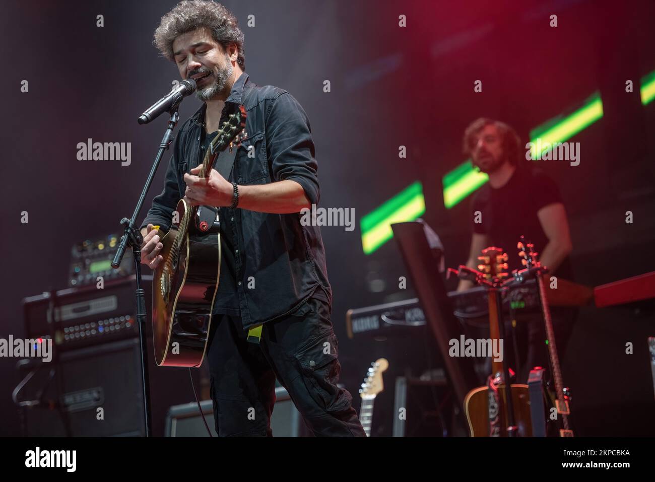 Galati, Roumanie - 17 septembre 2022: L'artiste Adrian Despot du groupe Vita de vie joue en direct sur scène au festival du son du Danube Banque D'Images