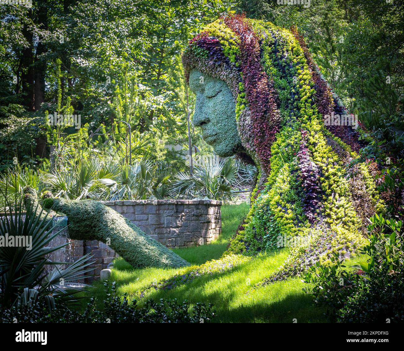 Représentation de mère nature aux jardins botaniques, Atlanta, GA Banque D'Images