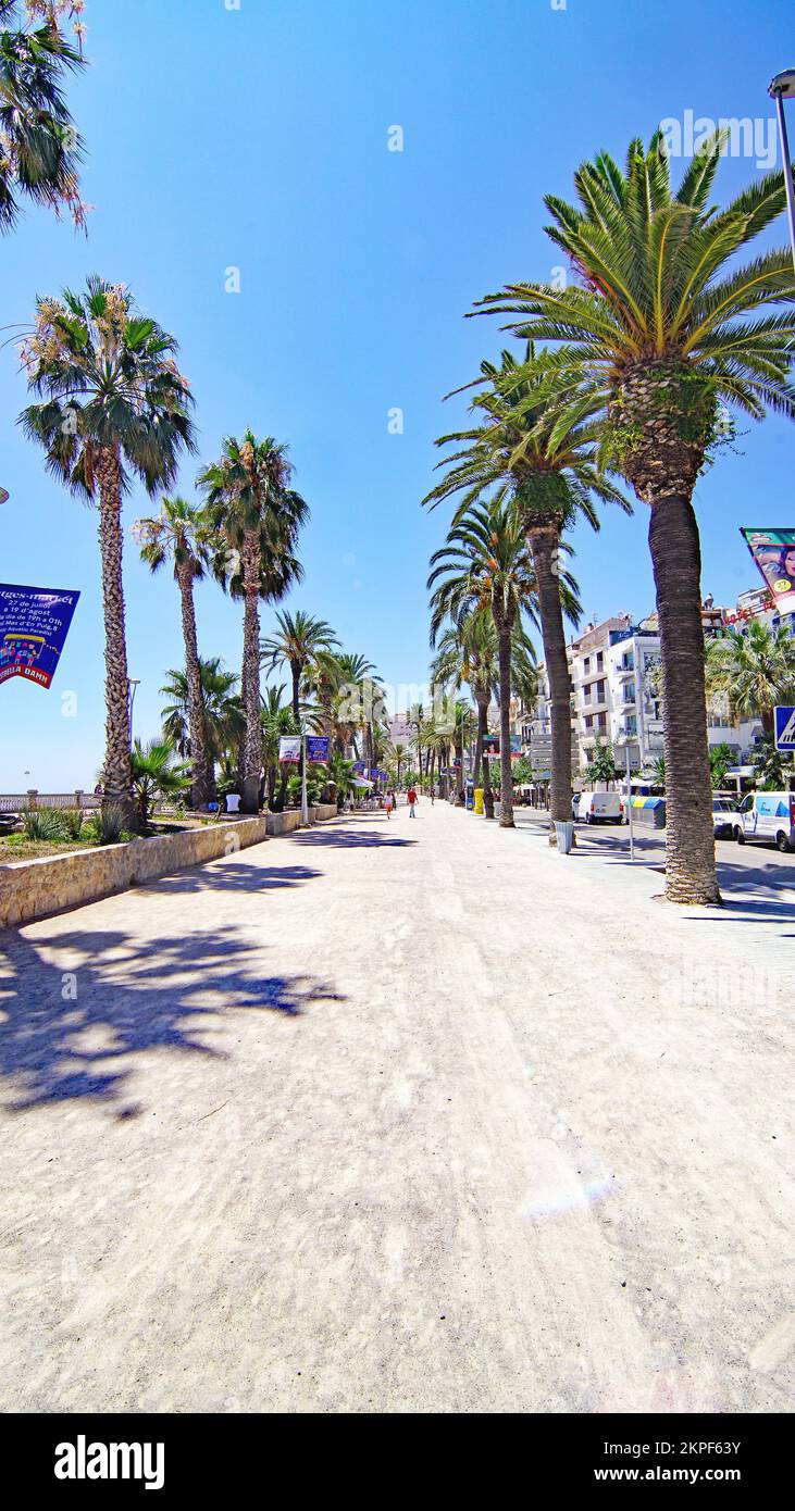 Panoramique de la promenade de Sitges, Barcelone, Catalogne, Espagne, Europe Banque D'Images