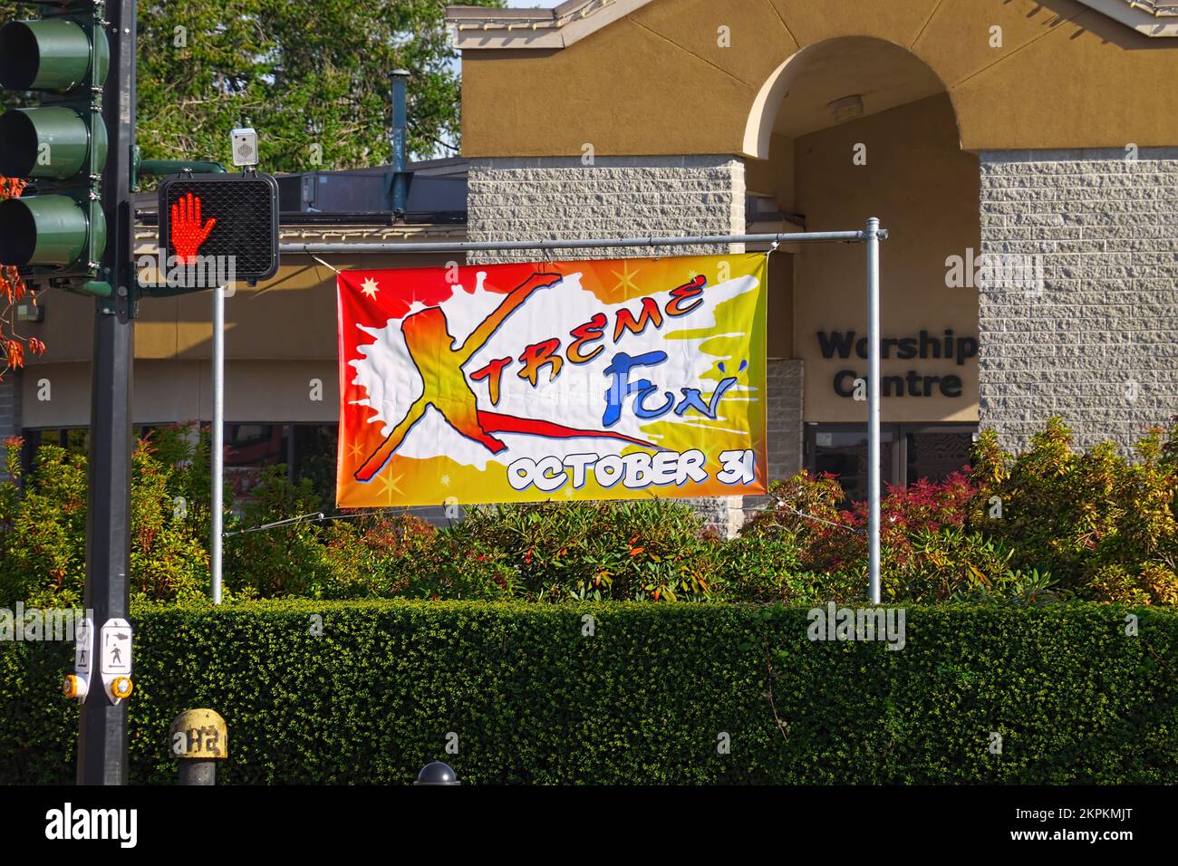 Panneau Xtreme Fun à l'extérieur d'une église à Maple Ridge, B. C., Canada. Banque D'Images