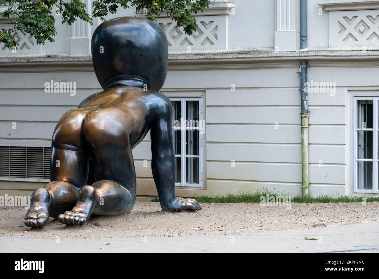 Prague, République Tchèque - 5 septembre 2022 : crawling Babies (Tchèque : Miminka) de l'artiste David Cerny Banque D'Images