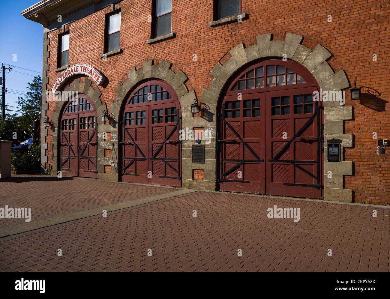 Caserne de pompiers, ancien bâtiment - garage pour voitures Banque D'Images