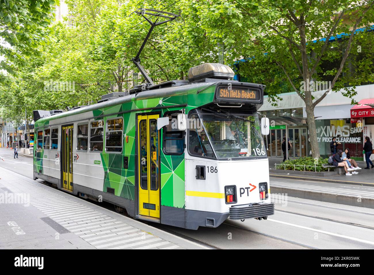 Tramway de style ancien de Melbourne dans le centre-ville, Victoria, Australie 2022 Banque D'Images