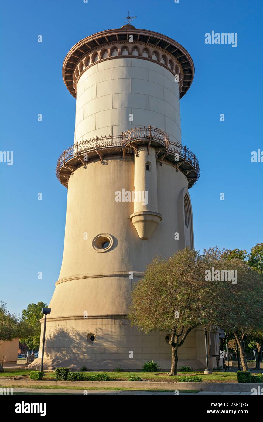 California, Fresno, Old Fresno Water Tower, exploitée en 1894-1963 Banque D'Images