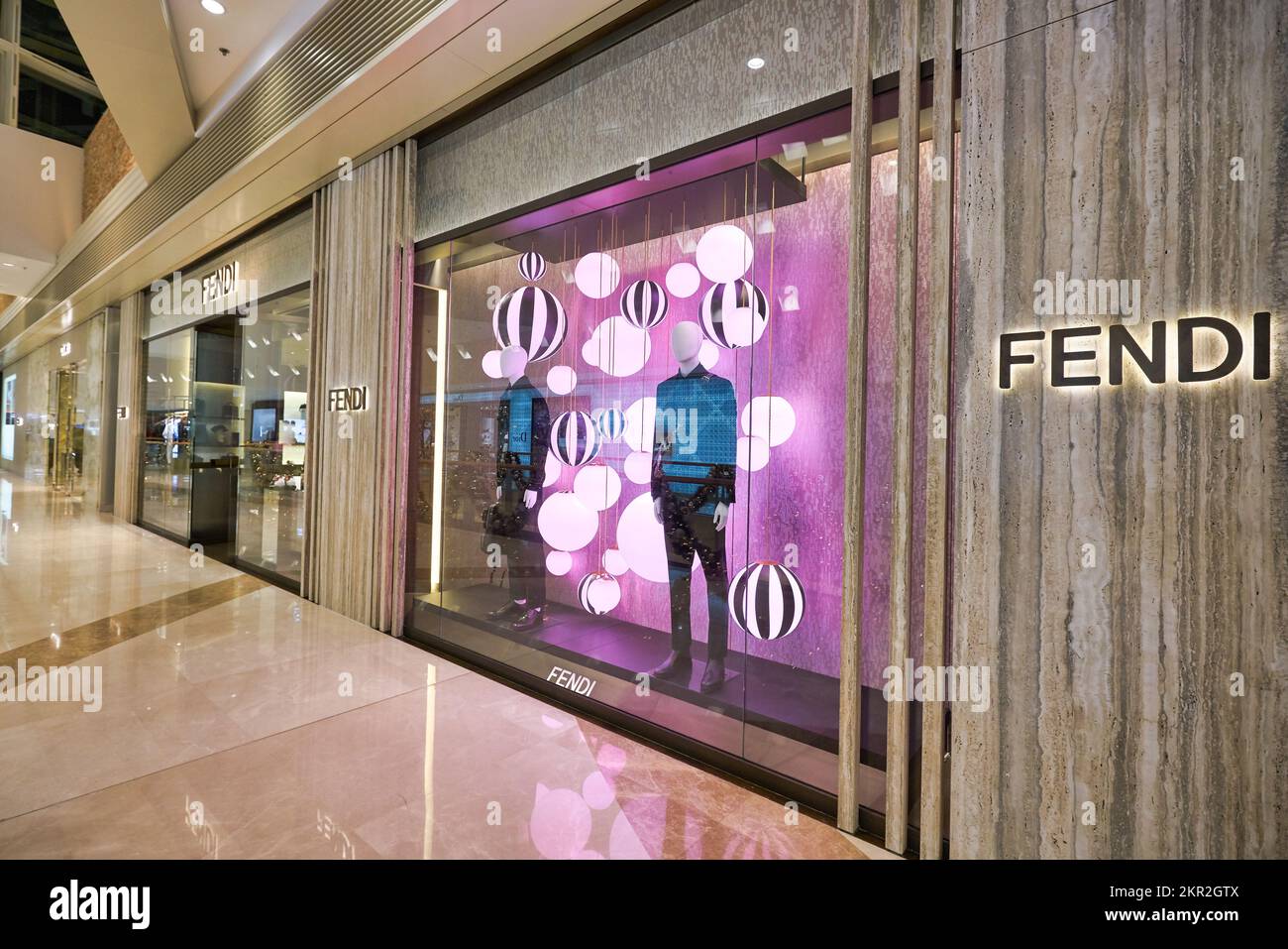 HONG KONG - VERS DÉCEMBRE 2019 : magasin Fendi au centre commercial Elements de Hong Kong. Banque D'Images