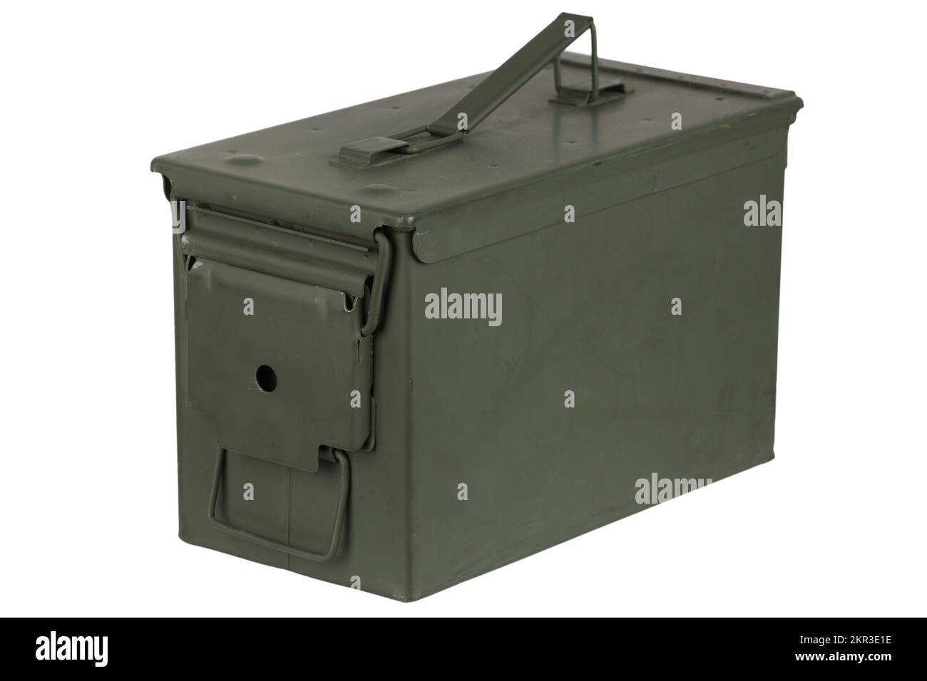 BOÎTE ammo .50 cal MÉTAL vert ARMÉE US isolée sur blanc. Banque D'Images