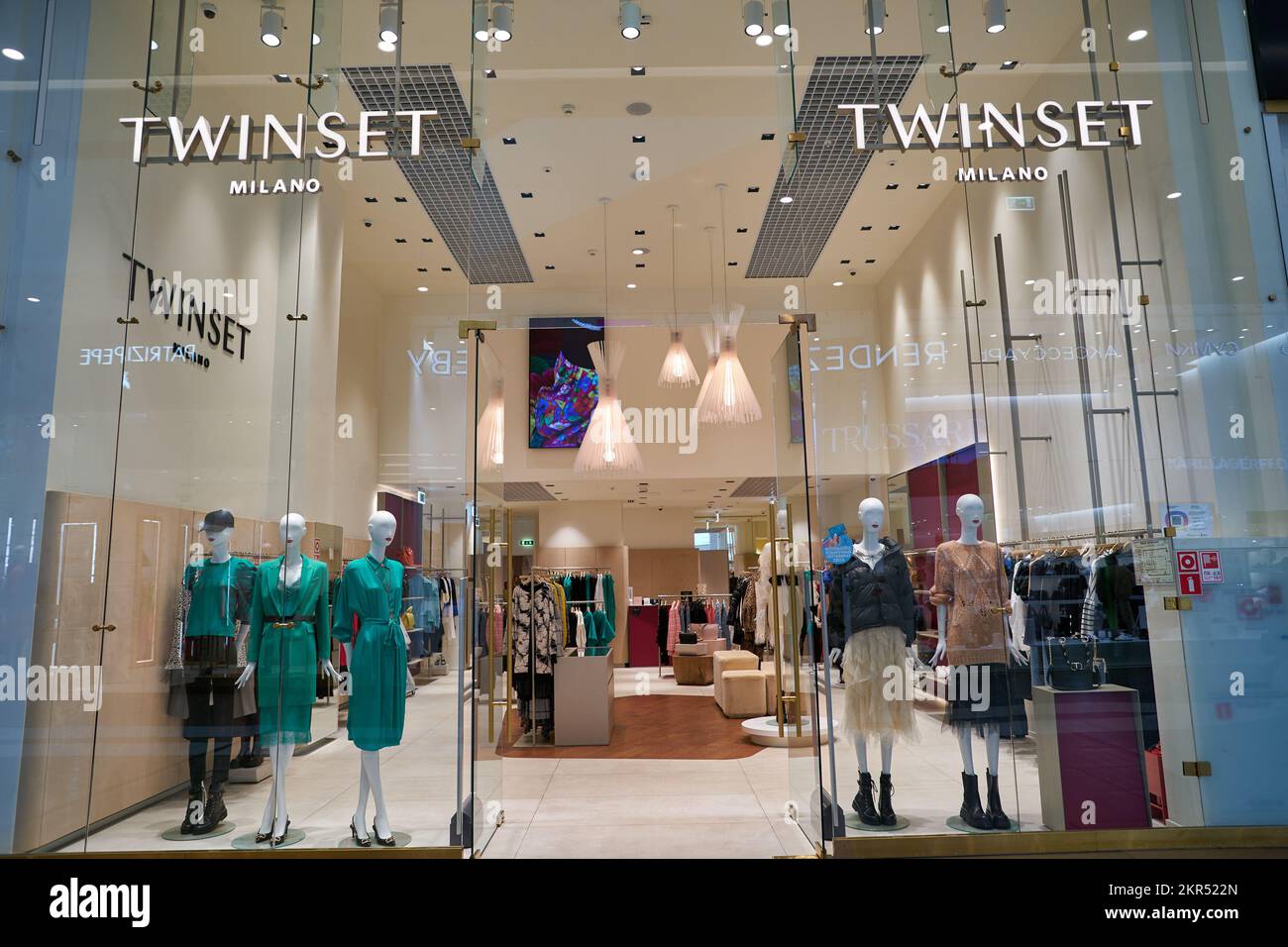 SAINT-PÉTERSBOURG, RUSSIE - VERS SEPTEMBRE 2022 : entrée au magasin Twinset. Banque D'Images