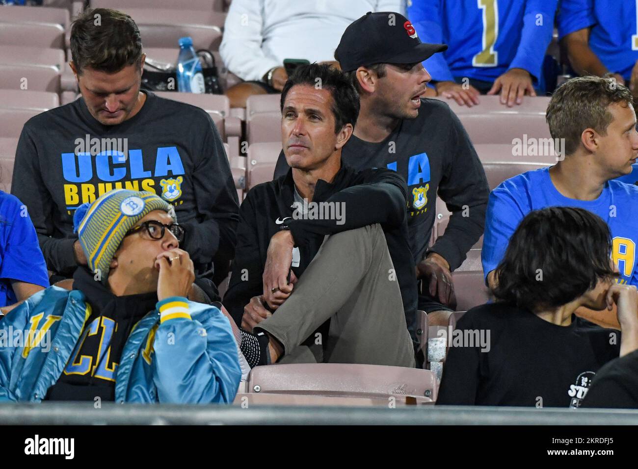 Sean Brosnan, entraîneur de l'UCLA Cross Country, lors d'un match de football de la NCAA entre les Bruins de l'UCLA et les Huskies de Washington, le vendredi 30 septembre 2022, à Pasad Banque D'Images