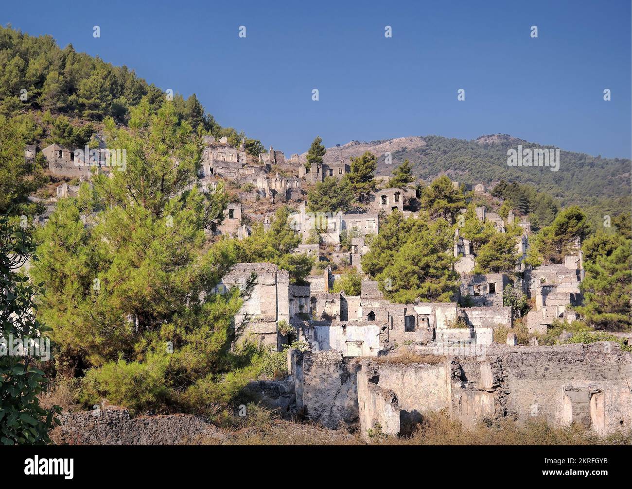 Fethiye, Mugla, Turquie, mai. 2018 : ruines du village de Kayakoy dans la ville de Fethiye, le village de Kayakoy est un ancien village grec historique abandonné Banque D'Images