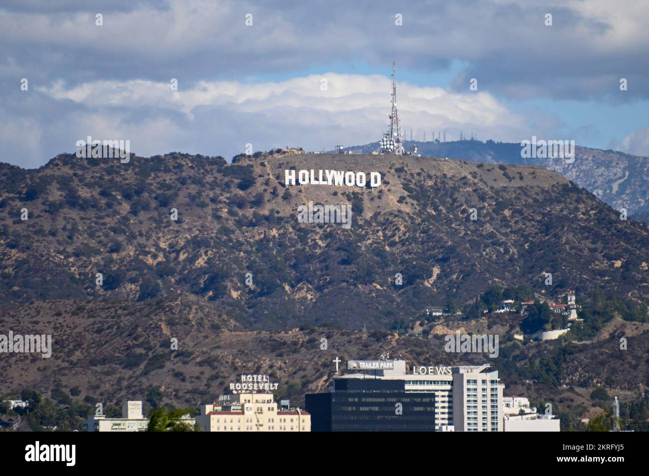 Le panneau Hollywood est vu de The Grove le jeudi 3 novembre 2022, à Los Angeles. (Dylan Stewart/image du sport) Banque D'Images