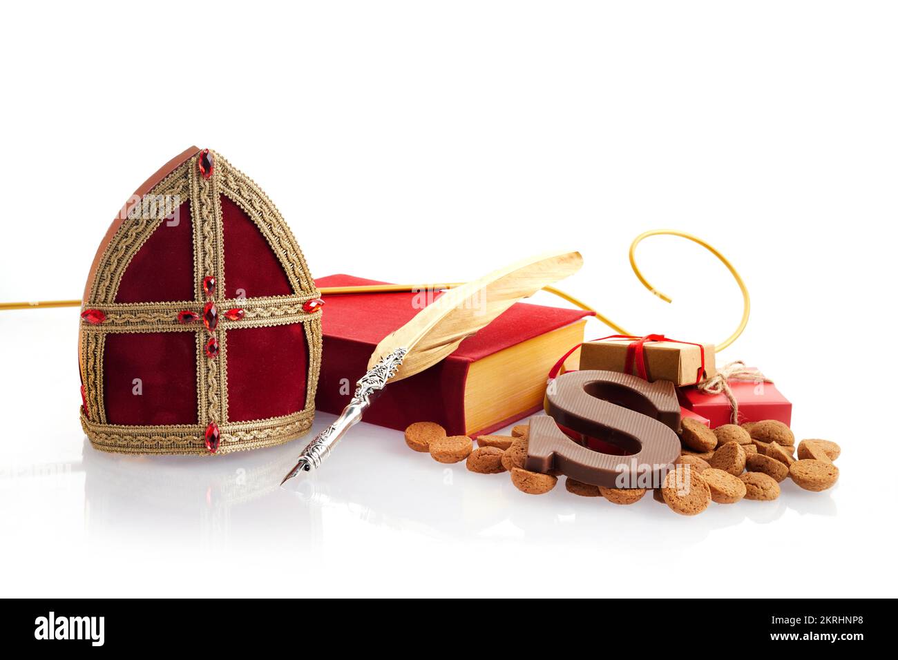 Sinterklaas - Saint-Nicolas en décembre. Vacances enfants aux pays-Bas ang Belgique. Biscuits au gingembre épicés au chocolat Banque D'Images
