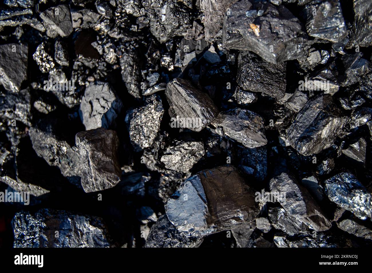 Charbon bitumineux, charbon noir, photographié sur 28 novembre 2022, à