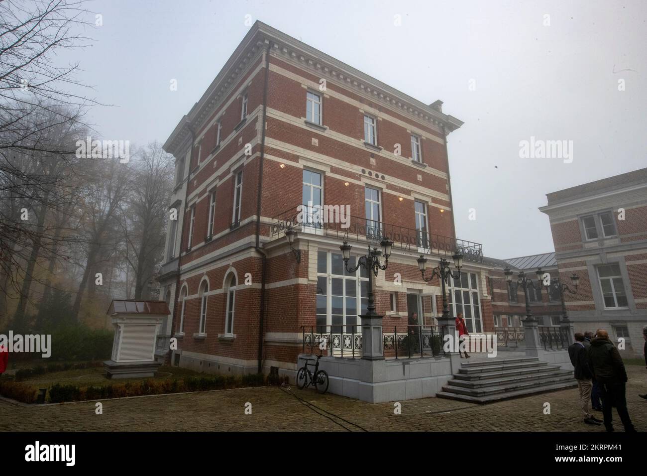 L'illustration montre l'ouverture du Centre climatique le mardi 29 novembre 2022 à Bruxelles. Qui unit toutes les recherches climatiques des institutions scientifiques fédérales, veut regrouper et renforcer les budgets de la recherche climatique en Belgique, établir une collaboration structurelle entre les universités et les centres de recherche et fournir des outils aux décideurs. Il vise à devenir un centre de référence pour la recherche climatique en Europe. BELGA PHOTO NICOLAS MATERLINCK Banque D'Images