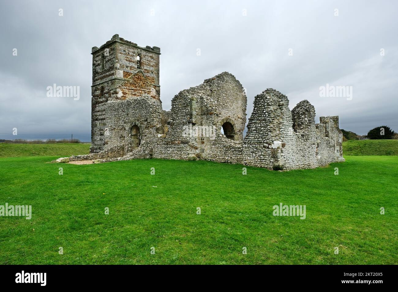 Knowlton, une église médiévale construite dans un henge préhistorique, Dorset, Royaume-Uni - John Gollop Banque D'Images