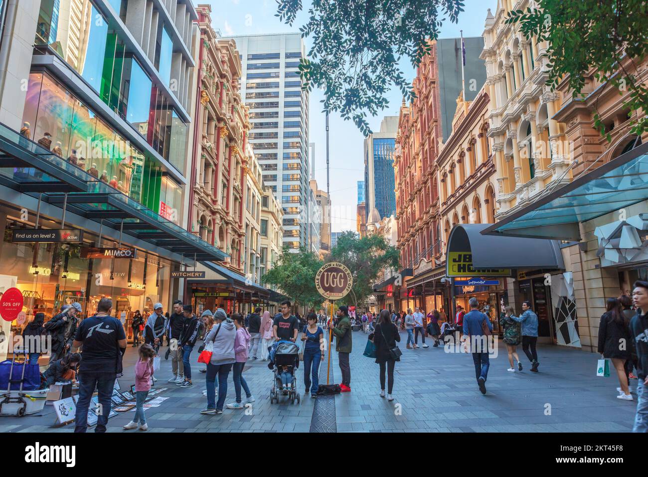 Pitt Street Mall est la zone piétonne de Pitt Street, une rue importante du quartier central des affaires de Sydney, en Nouvelle-Galles du Sud, en Australie. Banque D'Images