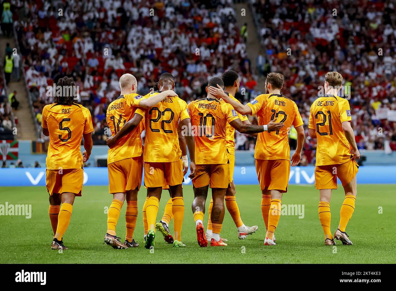 AL KHOR - les joueurs des pays-Bas célèbrent le 1-0 contre le Qatar pendant la coupe du monde de la FIFA le Qatar 2022 groupe Un match entre les pays-Bas et le Qatar au stade Al Bayt sur 29 novembre 2022 à Al Khor, Qatar. ANP KOEN VAN WEEL Banque D'Images