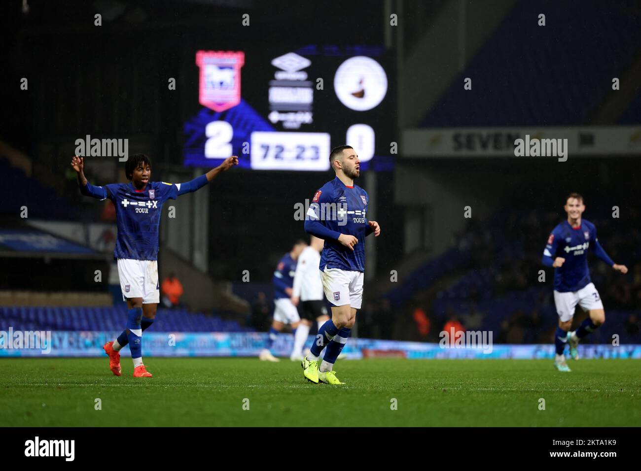 Conor Chaplin, d'Ipswich Town, célèbre après ses scores pour 3-0 - Ipswich Town v Buxton, The Emirates FA Cup second tour, Portman Road, Ipswich, Royaume-Uni - 27th novembre 2022 usage éditorial uniquement - restrictions DataCo. Applicables Banque D'Images