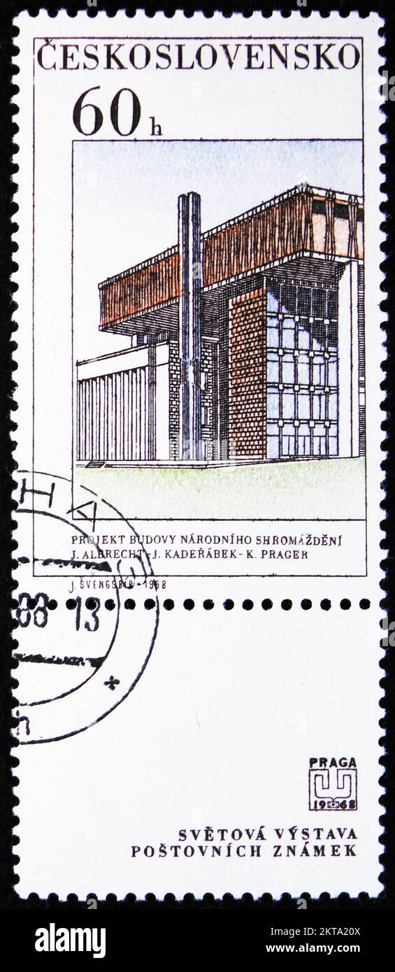 MOSCOU, RUSSIE - 29 OCTOBRE 2022: Timbre-poste imprimé en Tchécoslovaquie montre le Nouveau Parlement, Nouvelle série de Prague, vers 1968 Banque D'Images