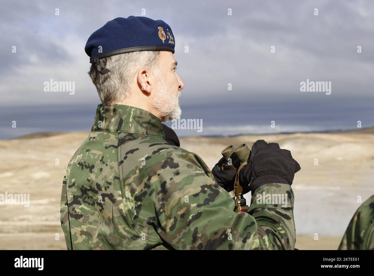 Saragosse, Espagne. 29th novembre 2022. Le roi Felipe VI participe à l'exercice INTEVAL-22 qui a lieu à Saragosse pour l'intégration et l'évaluation du prochain contingent à déployer en Lettonie, dans le cadre de l'opération EFP XII de présence avancée renforcée de l'OTAN. Credit: CORMON PRESSE/Alamy Live News Banque D'Images