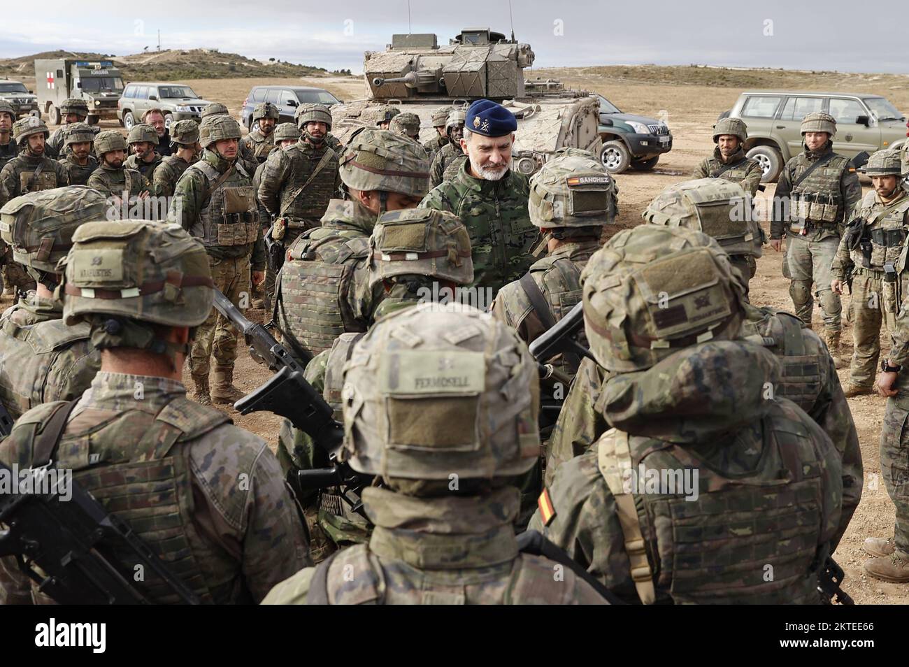 Saragosse, Espagne. 29th novembre 2022. Le roi Felipe VI participe à l'exercice INTEVAL-22 qui a lieu à Saragosse pour l'intégration et l'évaluation du prochain contingent à déployer en Lettonie, dans le cadre de l'opération EFP XII de présence avancée renforcée de l'OTAN. Credit: CORMON PRESSE/Alamy Live News Banque D'Images