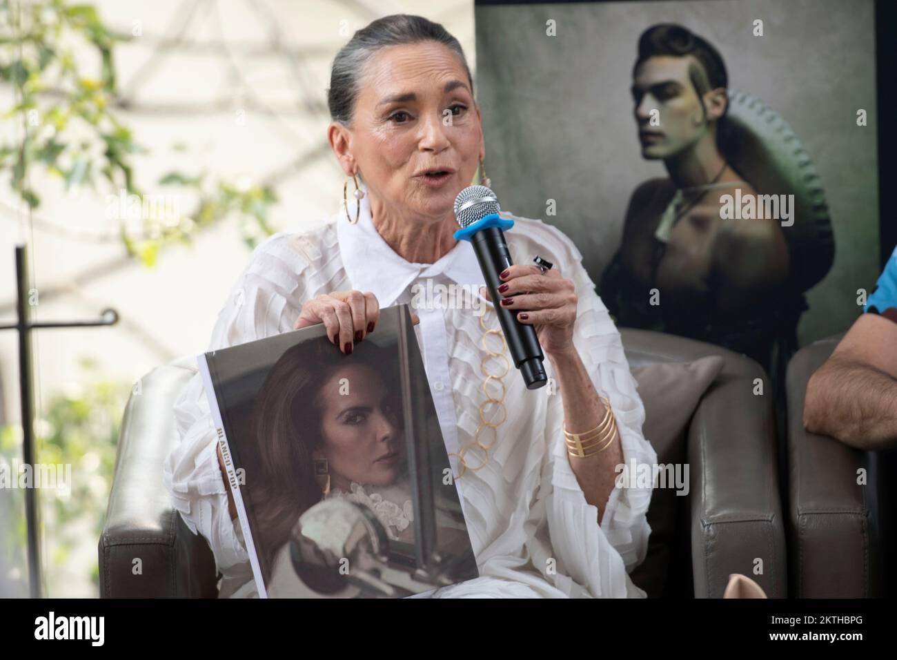 Mexico, Mexico, MEXIQUE. 29th novembre 2022. L'actrice mexicaine OFELIA MEDINA lors d'une conférence de presse à Mexico, où les stylistes Juan de Dios Ramírez et Alberto Escamilla, a présenté et publié le livre BALANCOPOP: A look to the style of Fashion in Mexico', où plusieurs personnalités mexicaines du monde artistique sont sur la couverture. (Image de crédit : © Jorge Nunez/ZUMA Press Wire) Banque D'Images