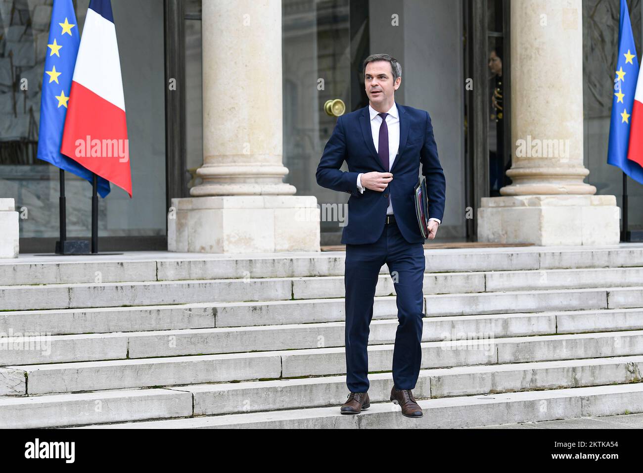 Paris, France, 29/11/2022, Olivier Veran, porte-parole du Gouvernement français, après la réunion hebdomadaire du Cabinet à l'Elysée à Paris, France, sur 29 novembre 2022. Photo de Victor Joly/ABACAPRESS.COM Banque D'Images