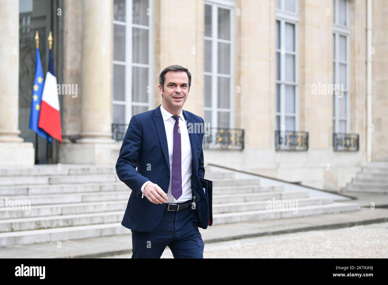 Paris, France, 29/11/2022, Olivier Veran, porte-parole du Gouvernement français, après la réunion hebdomadaire du Cabinet à l'Elysée à Paris, France, sur 29 novembre 2022. Photo de Victor Joly/ABACAPRESS.COM Banque D'Images