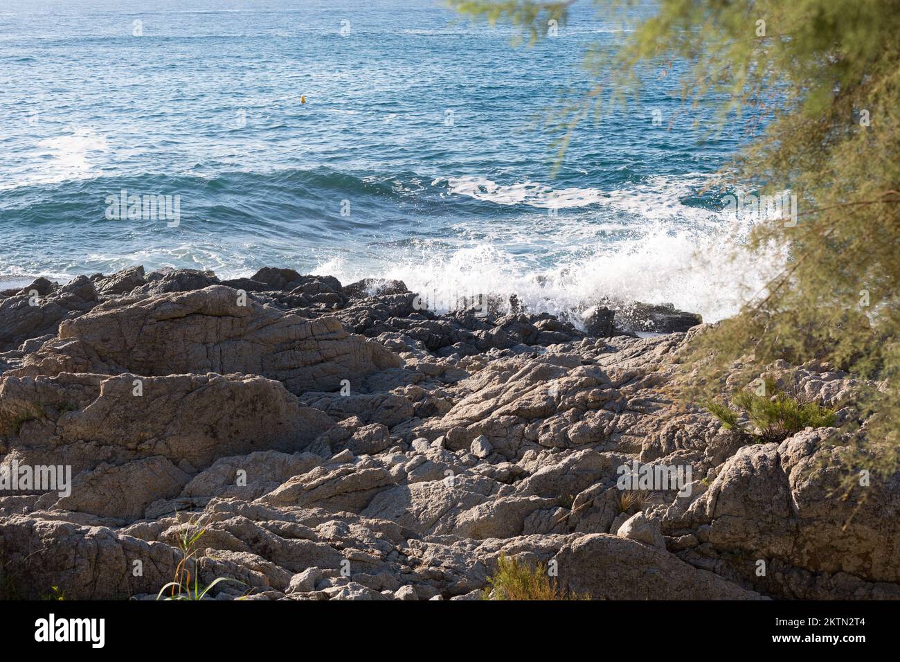 Rochers dans la mer, Catalan Costa Brava, Méditerranée Banque D'Images