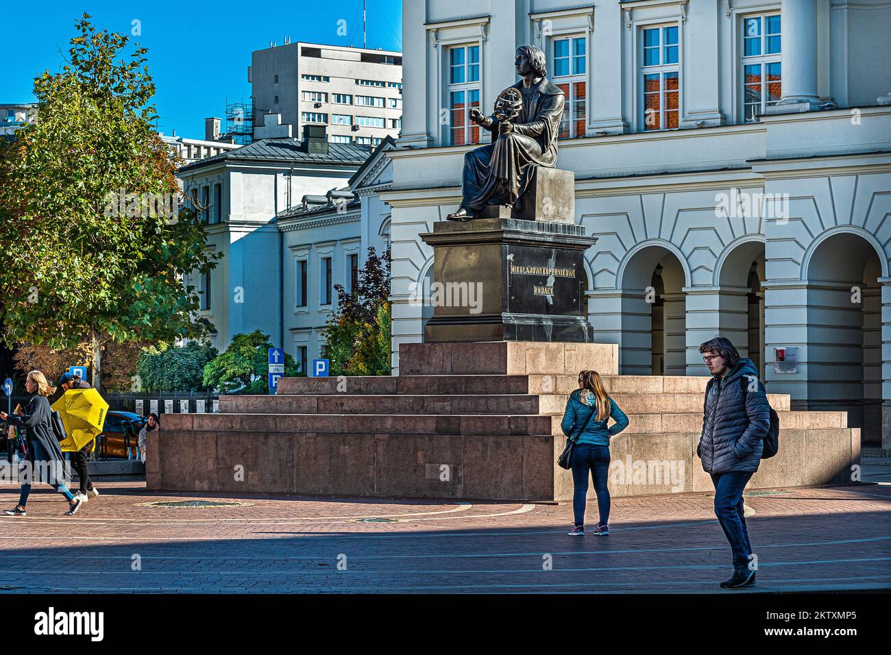 Monument à Nicolaus Copernic à Varsovie - un monument du sculpteur danois Bertel Thorvaldsen se trouve en face du Palais Staszic. Banque D'Images