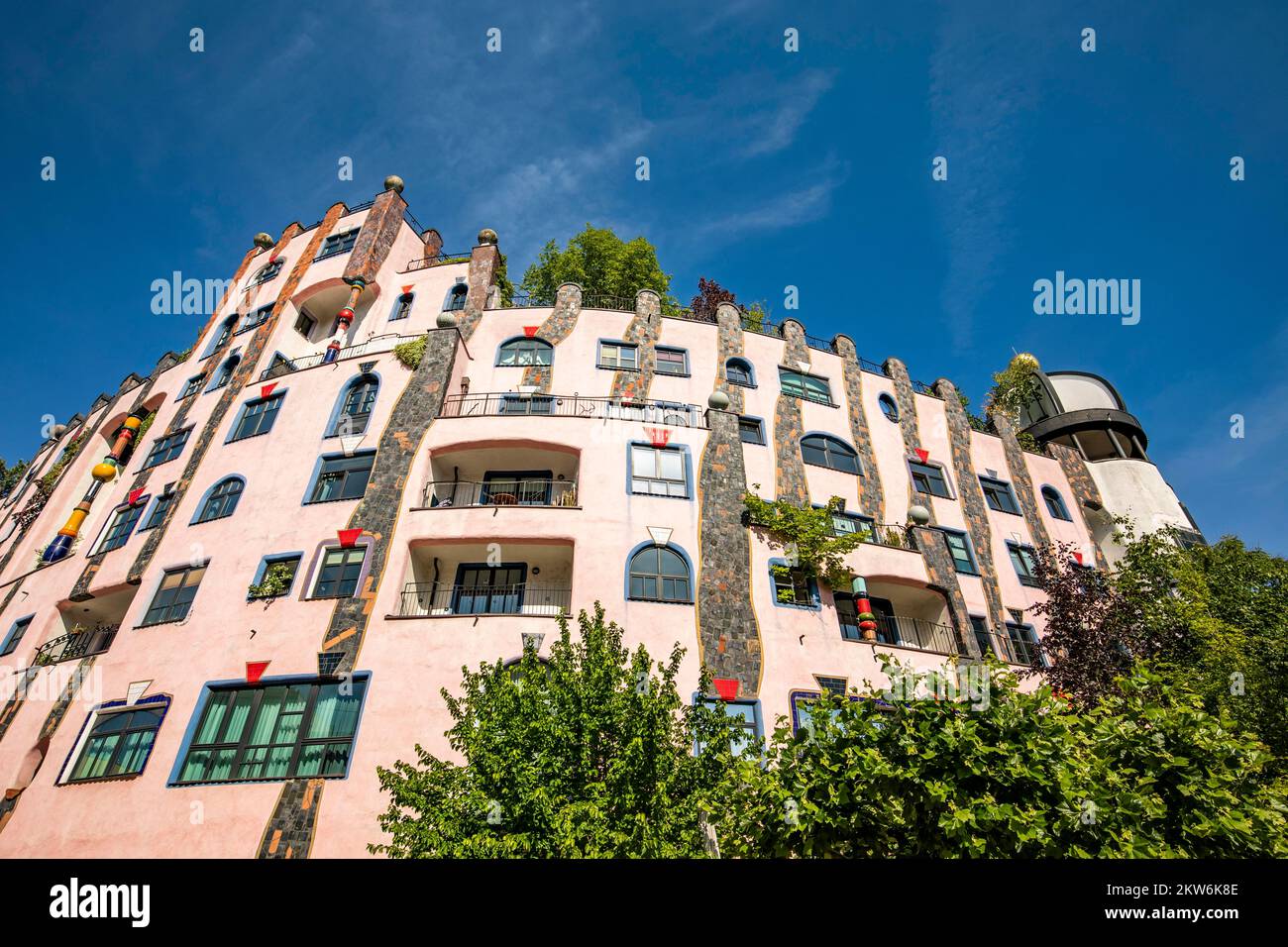 Façade de l'œuvre architecturale de l'art Grüne Zitadelle, Hundertwasser-Haus, Magdebourg, Saxe-Anhalt, Allemagne, Europe Banque D'Images