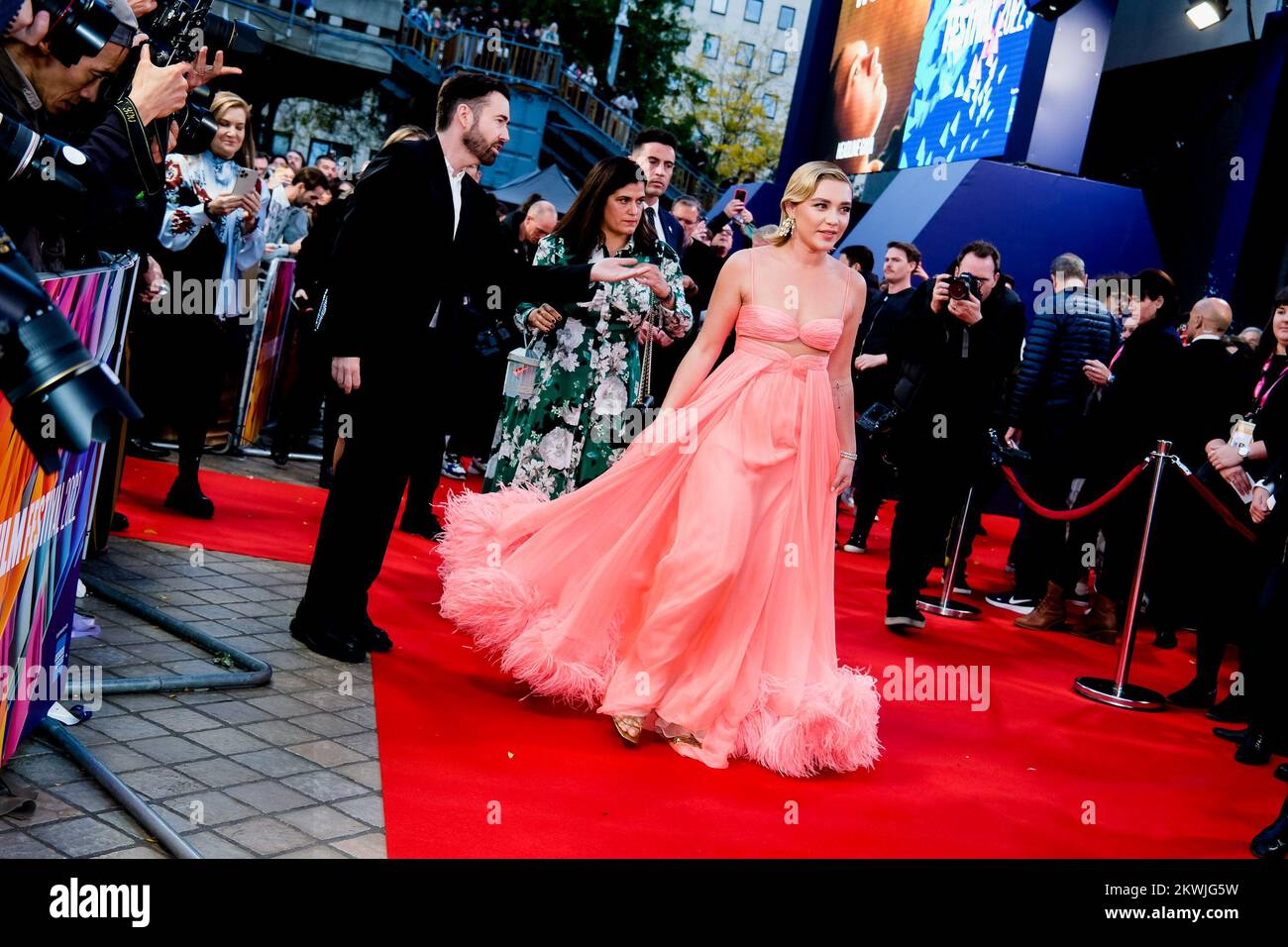 Florence Pugh photographiée pendant la première européenne du Gala de tête LA MERVEILLE dans le cadre du Festival du film de Londres, qui s'est tenu au Royal Festival Hall , Londres, le vendredi 7 octobre 2022 . Photo de Julie Edwards. Banque D'Images